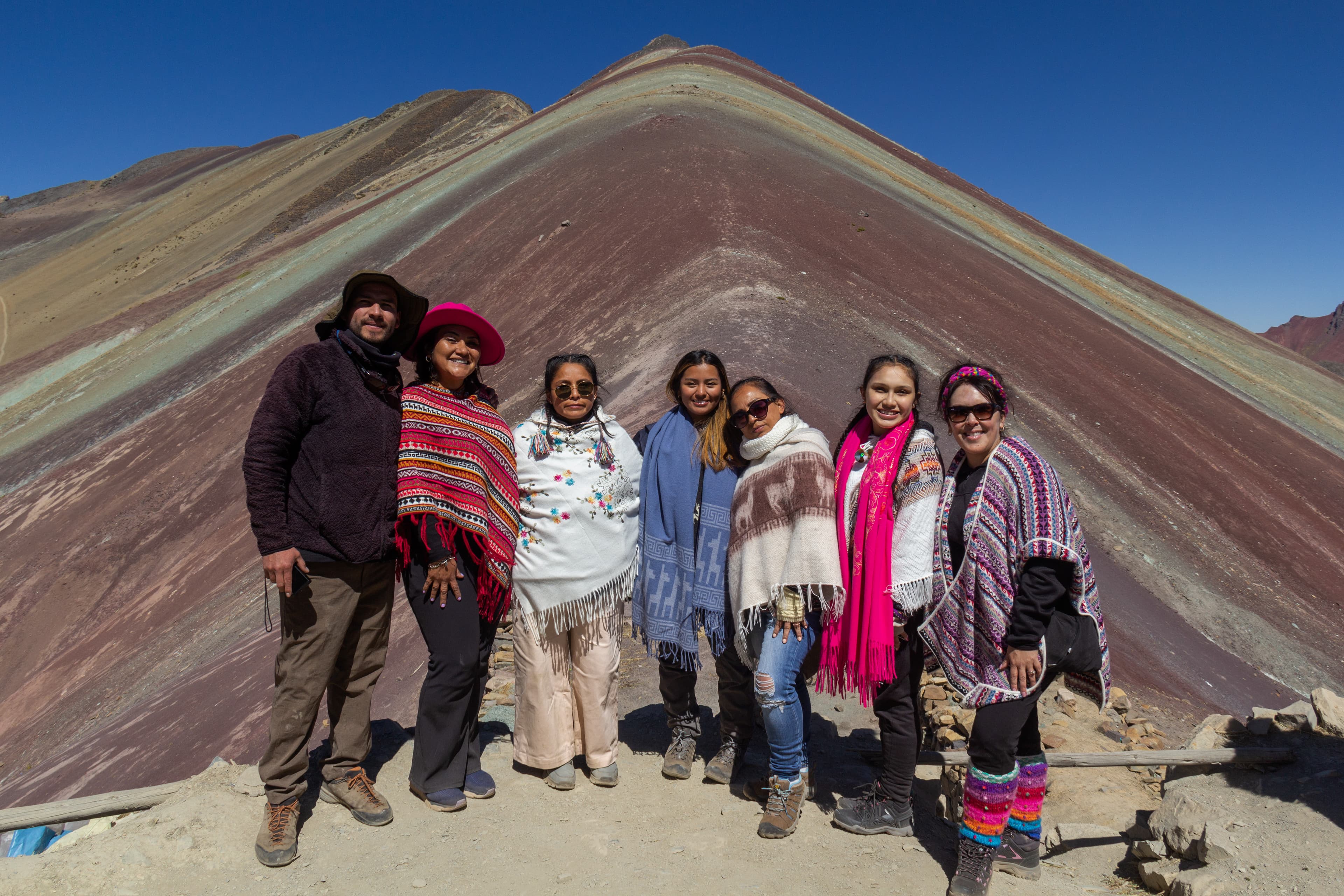Montaña de Colores y Valle Rojo: Caminata de Día Completo a Vinicunca