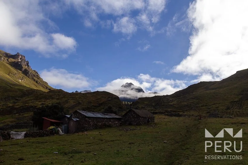 LARES TREK TO MACHU PICCHU 4 Days / 3 Nights