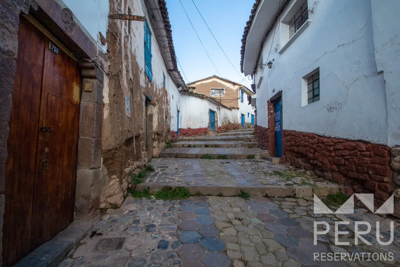 calle_empedrada_con_escalones_entre_casas-cobblestone_street_with_steps_between_houses calle_empedrada_con_escalones_entre_casas-cobblestone_street_with_steps_between_houses