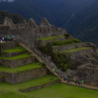 grupo_de_turistas_en_machu_picchu-group_of_tourists_at_machu_picchu
