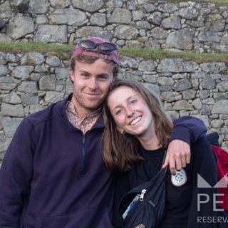 joven_pareja_sonriendo_en_machu_picchu-young_couple_smiling_in_machu_picchu joven_pareja_sonriendo_en_machu_picchu-young_couple_smiling_in_machu_picchu