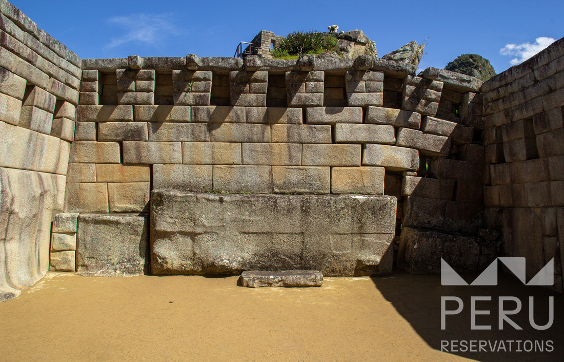 https://www.peru-reservations.com/wp-content/uploads/2025/10/muros_incas_de_piedra_en_machu_picchu-inca_stone_walls_at_machu_picchu.png