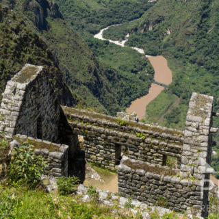 ruinas_de_machu_picchu_con_río_urubamba_y_montañas-machu_picchu_ruins_with_urubamba_river_and_mountains