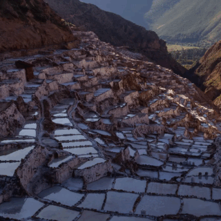 salineras_de_maras_en_valle_sagrado_perú-maras_salt_mines_in_sacred_valley_peru