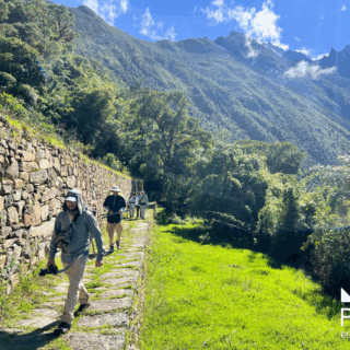 senderistas_en_el_camino_inca_perú-hikers_on_the_inca_trail_peru